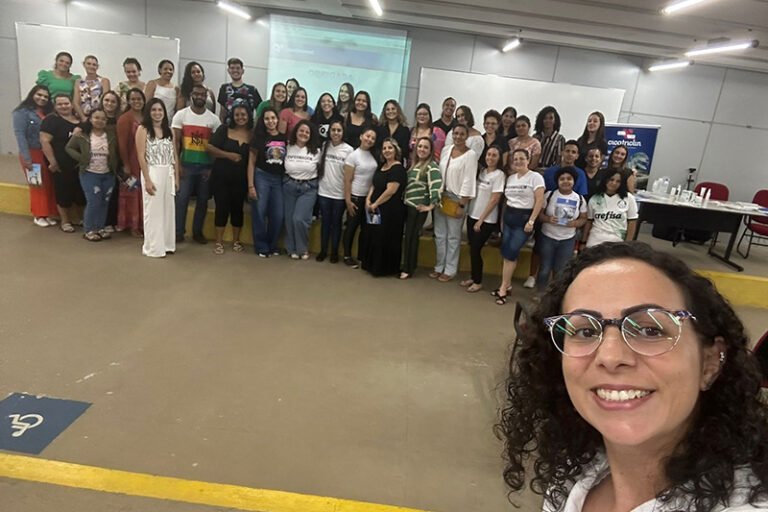 Alunos participam de palestras na Semana da Enfermagem