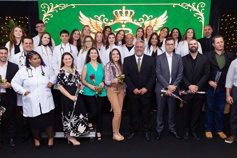 Cerimônia do Jaleco abre a V SEVEPE e marca etapa especial para alunos do 3º ano de Medicina Veterinária